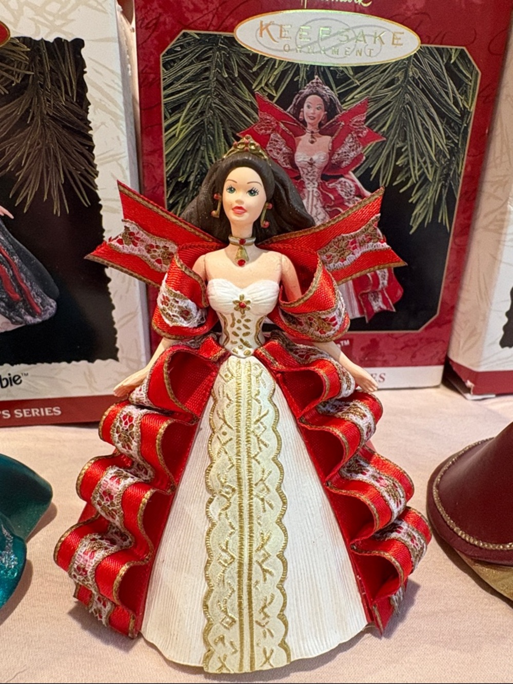 Keepsake Ornament Barbie - Picture 4 of 9